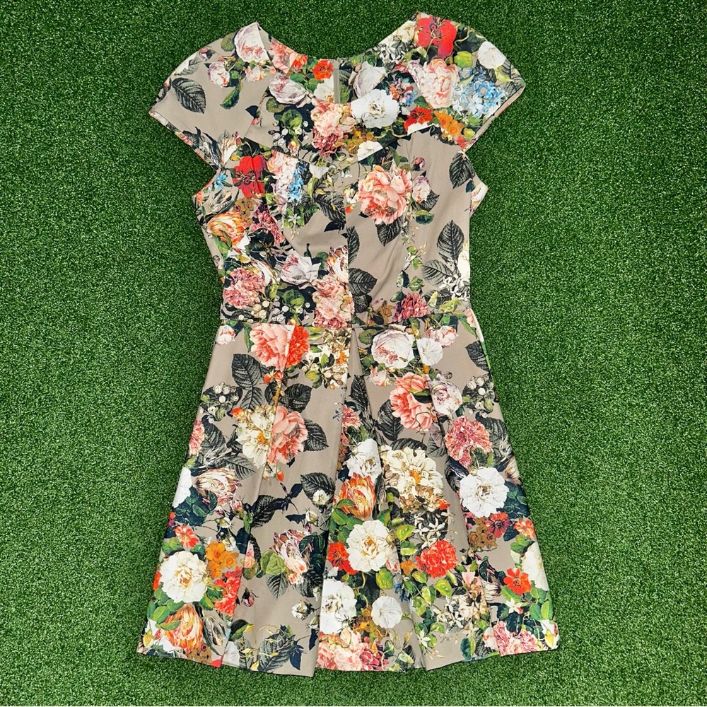 ALEXIS Cora Short Structured Dress Cap Sleeves In Blooming Floral